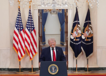 ترمب: سنواصل الحرب ونضرب إيران بقوة ونعيدها للعصر الحجري الذي تنتمي إليه