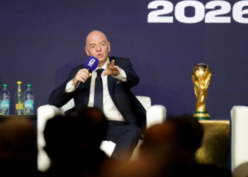 إنفانتينو يتمسك بموقفه من مشاركة إيران في كأس العالم