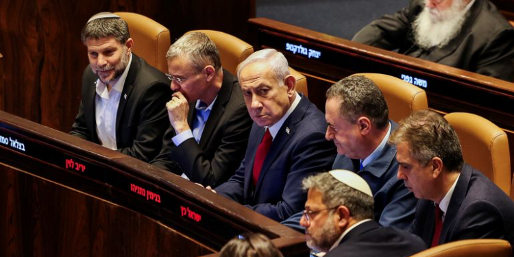 نائب إسرائيلي يقدّم التماسا لإلغاء قانون إعدام الأسرى الفلسطينيين