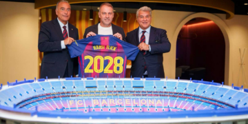 برشلونة يجدد عقد فليك حتى 2028