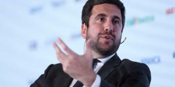 إنريكي ريكيلمي يتحدى بيريز في انتخابات رئاسة ريال مدريد