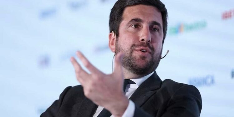 إنريكي ريكيلمي يتحدى بيريز في انتخابات رئاسة ريال مدريد