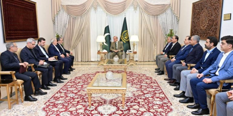 إيران تسلم ردها المعدل إلى الوسيط الباكستاني
