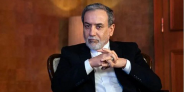 “حزب الله” يعلن تلقي رسالة من عراقجي تؤكد أن طهران لن تتخلى عن دعم الحزب وتتمسك بإدراج لبنان ضمن أي اتفاق محتمل لوقف إطلاق النار في المنطقة