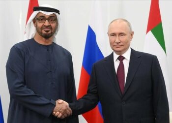 رئيس الإمارات وبوتين يبحثان التداعيات “الخطيرة” على حرية الملاحة