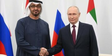 رئيس الإمارات وبوتين يبحثان التداعيات “الخطيرة” على حرية الملاحة