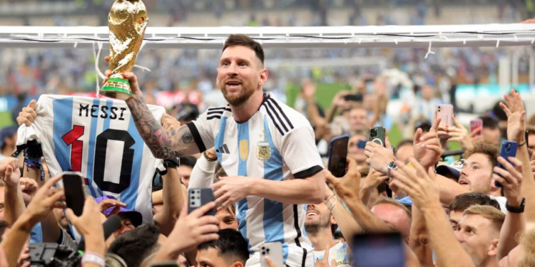 بعد 21 عاما من التألق.. ميسي يودع منتخب الأرجنتين