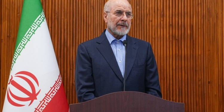 رئيس البرلمان الإيراني: أمريكا تبدو ظاهريا وكأنها تستعرض هيمنتها وقوتها لكنها في الواقع هي هشة ومعرضة للخطر
