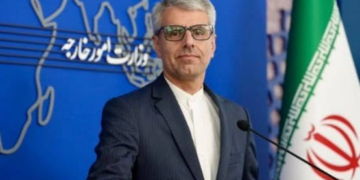 إيران تعلن عن اجتماع الاثنين في سلطنة عمان مع العراق والخليج في شأن مضيق هرمز لـ “تعزيز التفاهم بين دول المنطقة”
