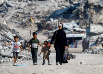 كاتس يتحدث مجددا عن خطة إسرائيل لتهجير سكان غزة