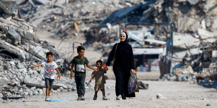 كاتس يتحدث مجددا عن خطة إسرائيل لتهجير سكان غزة
