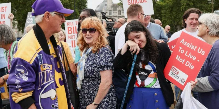 البرلمان البريطاني يسقط مشروع قانون “الموت الرحيم”