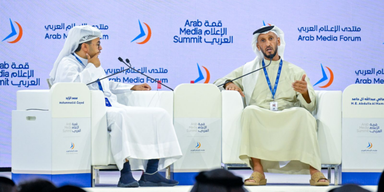 على هامش قمة الإعلام العربي بدبي آل حامد: الثقة التي رسختها الإمارات لدى المواطنين والمقيمين أسهمت في الحد من انتشار الشائعات