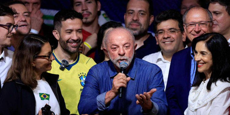 لولا دا سيلفا يفوز برئاسة البرازيل.. وبولسونارو يرفض النتيجة
