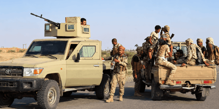 قتلى بهجوم صاروخي حوثي استهدف القصر الرئاسي في عدن