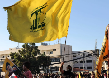 لبنان يصدر مذكرتَي إحضار لمسؤولين في «حزب الله»