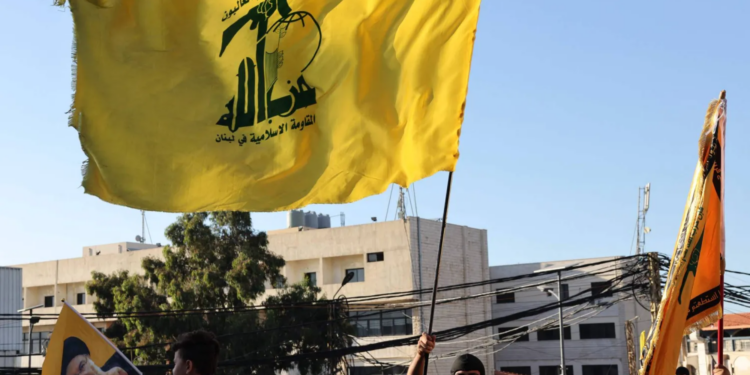 لبنان يصدر مذكرتَي إحضار لمسؤولين في «حزب الله»