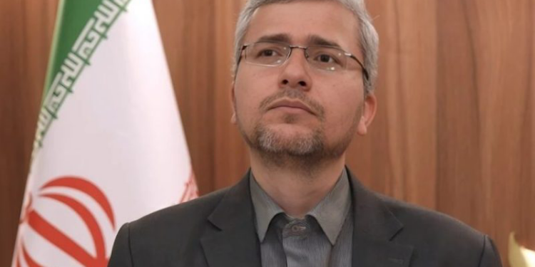 تبادل طرح الخيارات.. طهران تخيّر واشنطن بين الدبلوماسية الإيرانية أو مواجهة قدراتها الصاروخية وتؤكد إن النزاع لن يُحلّ عسكريا ولا بالعقوبات