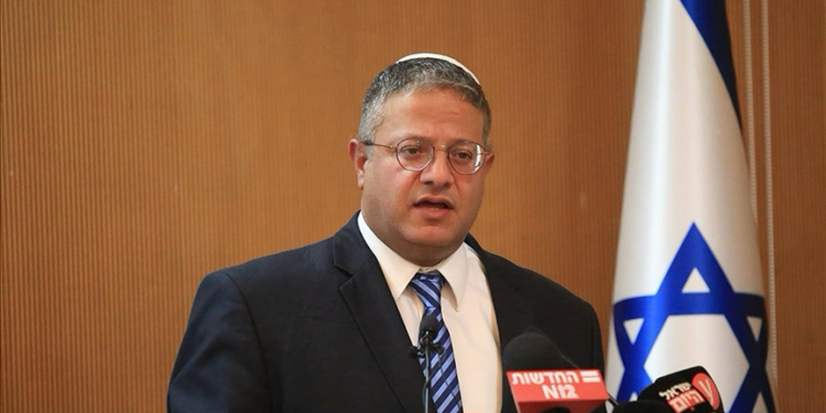 خوفًا من تكرار هجوم 7 أكتوبر في الضفة.. المتطرف بن غفير يدعو إلى تجريد السلطة الفلسطينية من السلاح