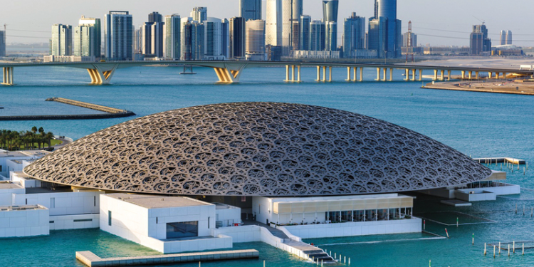 اللوفر أبوظبي يعلن قائمة المرشحين لـ “جائزة ريتشارد ميل للفنون 2026”