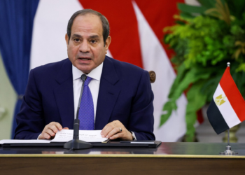 السيسي: دفاعنا عن السعودية لا يشمل شن هجوم على اليمن والمقصود هو الدفاع عن أراضي المملكة وحدودها وأراضي أي دولة عربية أخرى إذا طُلب من مصر ذلك